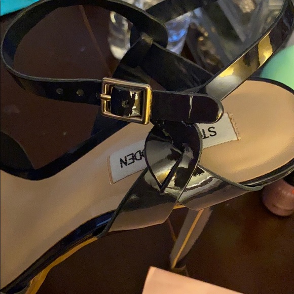 A navy blue Steve Madden high heel shoe. - Picture 8 of 8